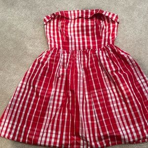 Vineyard, vines, silk and polyester, strapless dress! Perfect for the holidays!